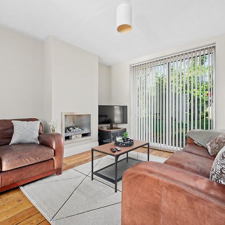Fantastic, Modern 3 Bedroom House Manchester Extérieur photo