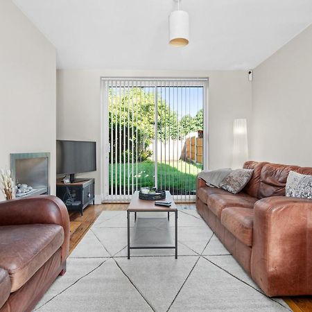 Fantastic, Modern 3 Bedroom House Manchester Extérieur photo