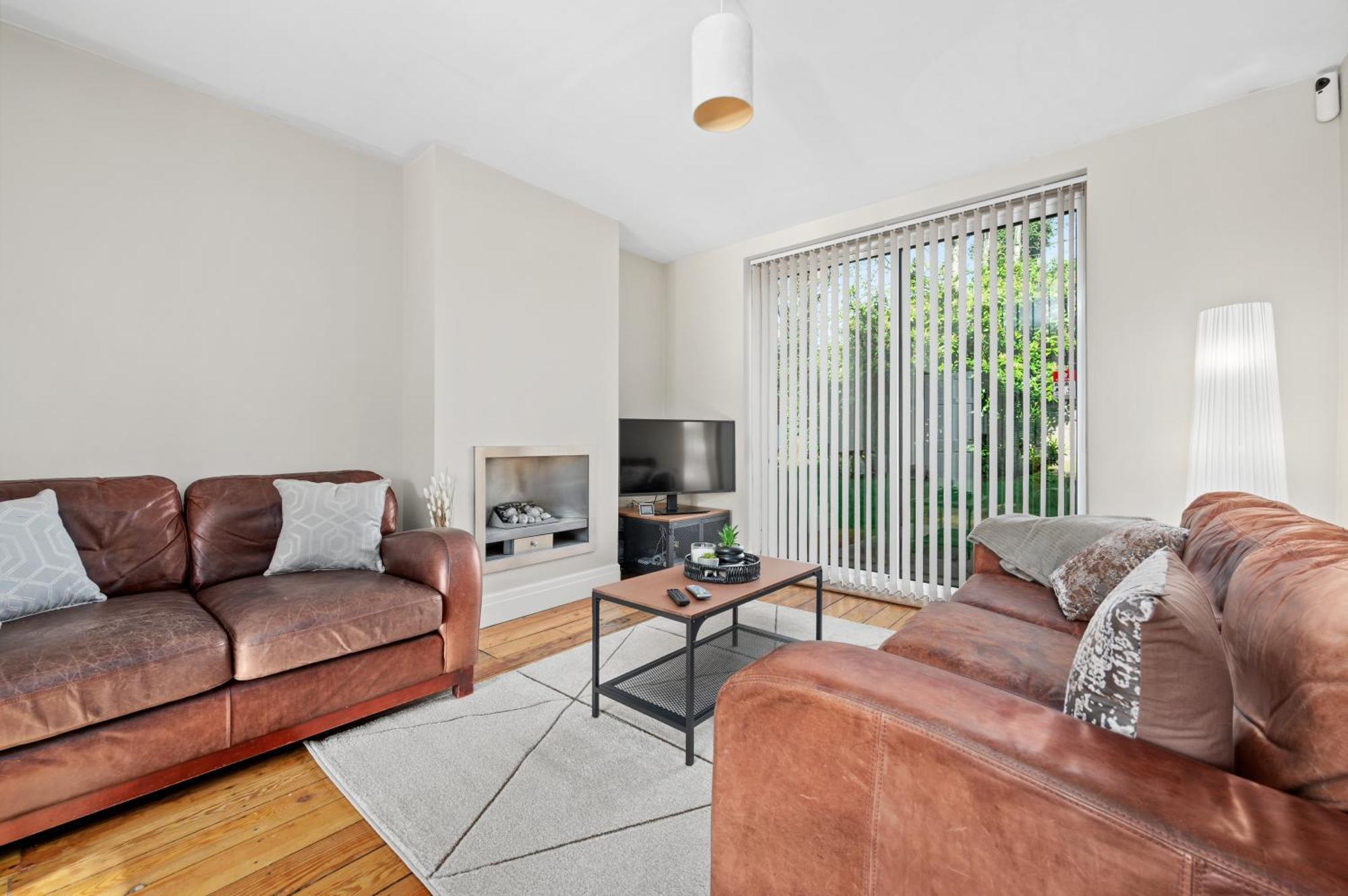 Fantastic, Modern 3 Bedroom House Manchester Extérieur photo