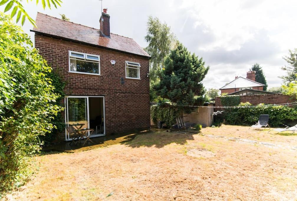 Fantastic, Modern 3 Bedroom House Manchester Extérieur photo
